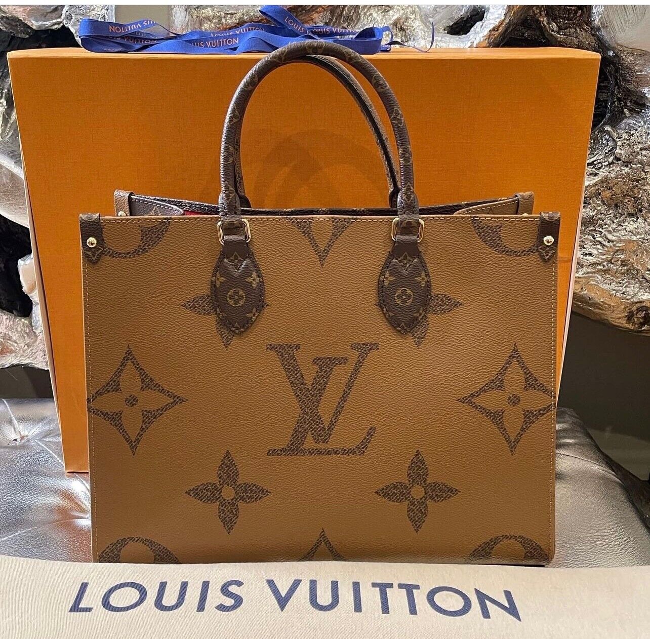 Authentic LOUIS VUITTON Limited On the Go MM M45321 Monogram Reverse Tote  Bag