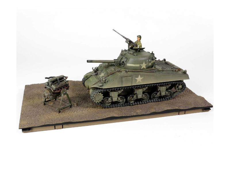 Forces of Valor 1/32 U.S. medium tank Sherman M4A3 (75)