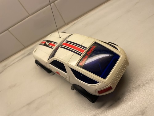 VTG Radio Shack Radio-Controlled RC Porsche 928 Martini 7 1980 1/24 NO REMOTE - Picture 7 of 19