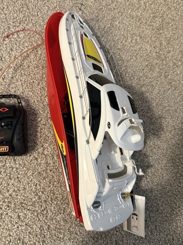 New Bright 18 Inch Sea Ray Radio Control Boat  Untested 