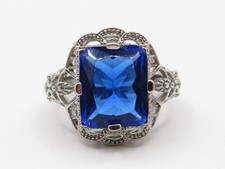 LADIES VINTAGE STERLING SILVER RING w/ BLUE GLASS - RING SIZE 5.75 