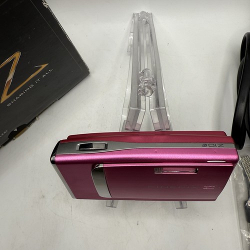 FUJIFILM FinePix Z10fd 7.2MP Compact Digital Camera PINK - Picture 3 of 14