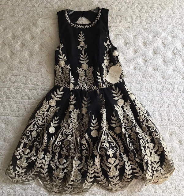 altar'd state black and gold dress Size XS Color Dresses for Women for sale collection_ashleylauren_Ashley Lauren New Sweetheart Court Train Color:Black-Yellow as pic Make a high