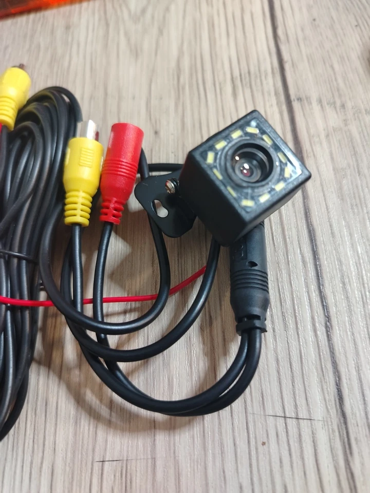 Reversing Camera, Backup Camera With Backup Camera HD Image 8 LED Light - Image 2 of 4