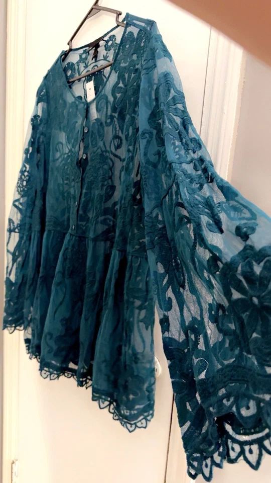 Impresionante blusa de encaje azul Lane Bryant para mujer #blusa #boho #lanebryant Foto 2 de 4