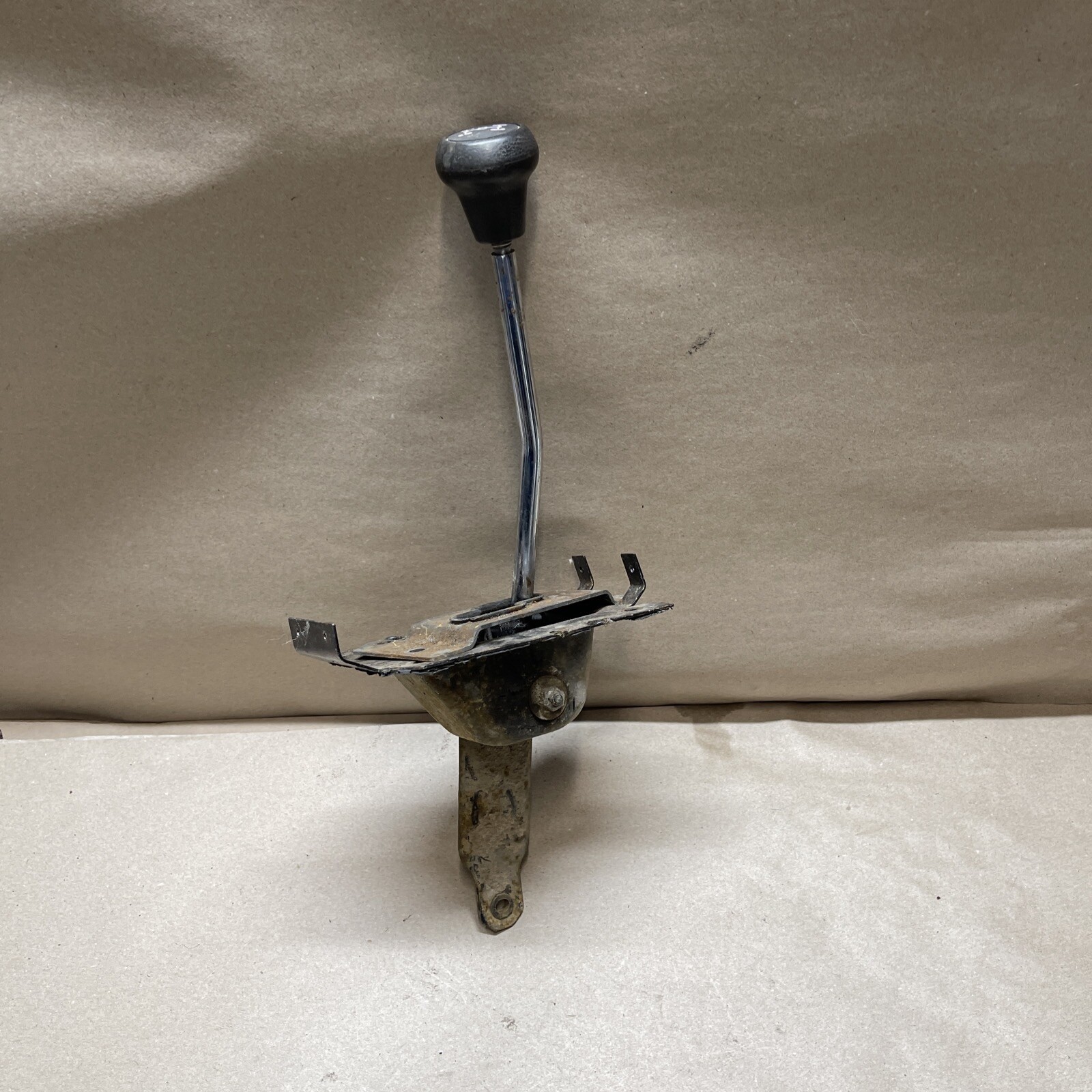 1981 1987 CHEVY GMC TRUCK BLAZER JIMMY NP208 TRANSFER CASE FLOOR