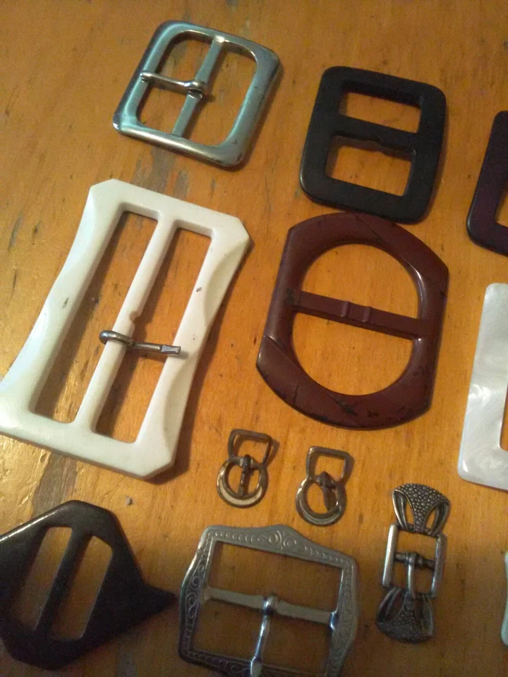 De colección Art Deco Mujer Cinturón Hebillas Celuloide/Plástico/Baquelita (LOTE MXD) Foto 3 de 4