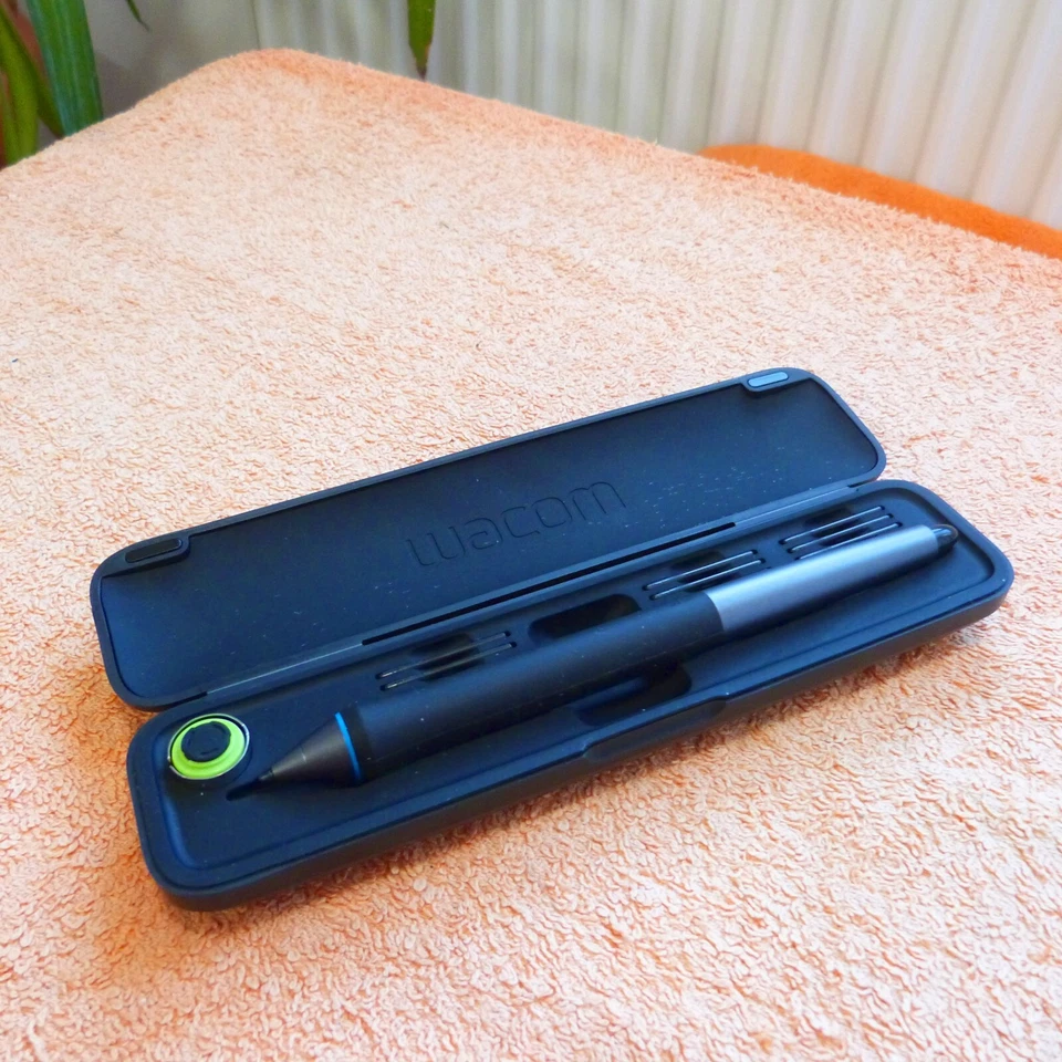 XXL SET Wacom Cintiq Companion 2 13 Zoll FHD TOUCH i5 128GB Monitor DTH W1310H - Bild 4 von 4