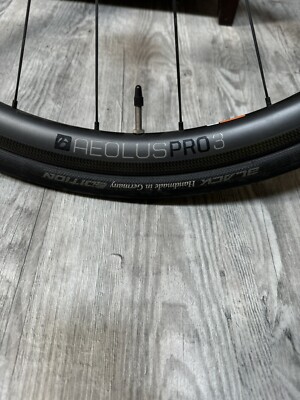 Bontrager 700c Aeolus Pro 3 Carbon Wheel Set Clincher Rim Brake 11