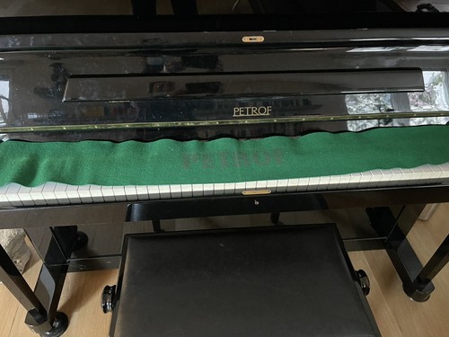 Pianoforte verticale Petrof nero usato. - Foto 2 di 3