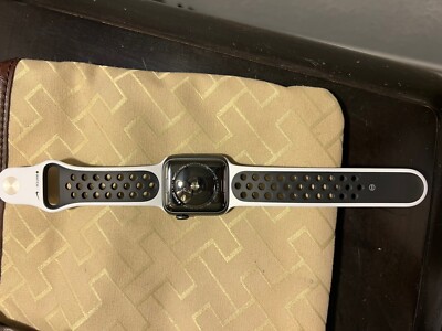 apple watch se nike 40mm