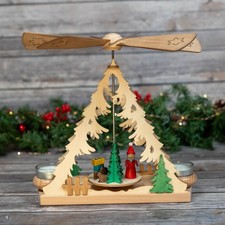 Santa Pyramid