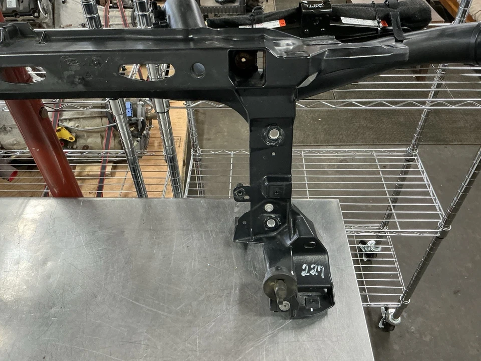 Ford F150 2009-2014 barra de amarre soporte de radiador usado OEM #227 Foto 4 de 4