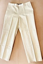 *New Dockers Men's Classic Fit 32 x 29 Anti-Wrinkle Khaki