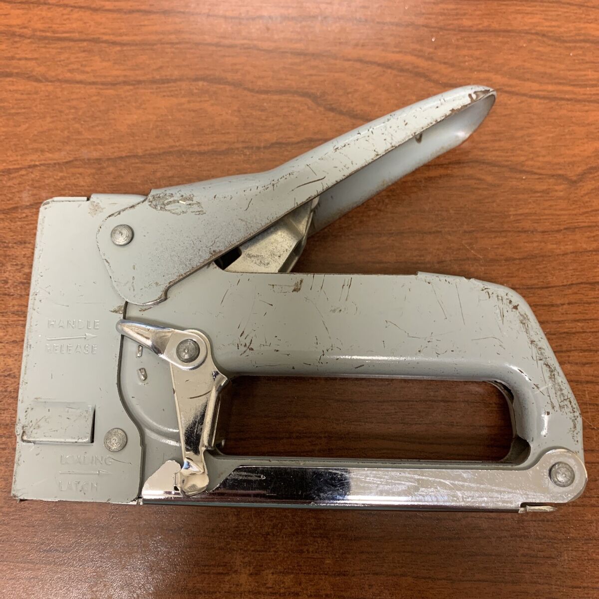 Industrial Gray Swingline #101 Tacker Heavy Duty Staple Gun Industrial Gray Swingline #101 Tacker Heavy Duty Staple Gun