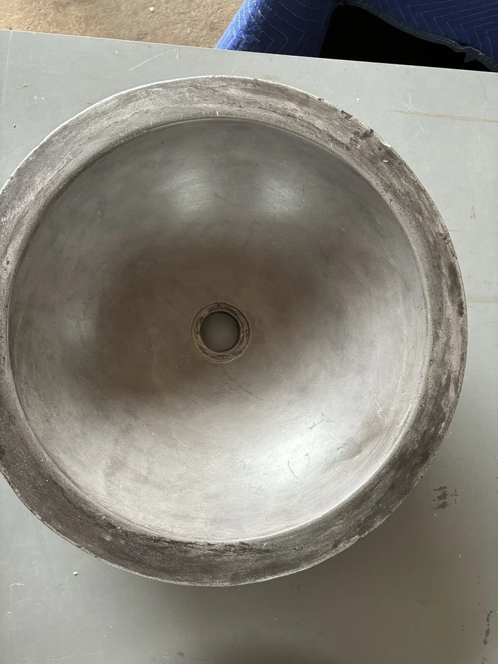 Fregadero Native Trails - Carbón Morro - Modelo de sala de exposición - Nunca instalado Foto 3 de 4