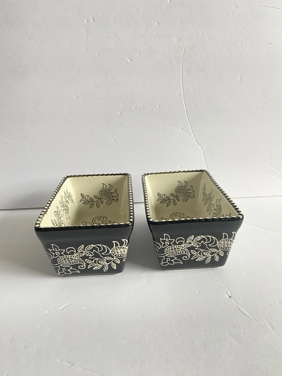 Baum Stoneware Mini Loaf Pans Baking Dishes B&W Floral Paisley 6x4x3” Set Of 2