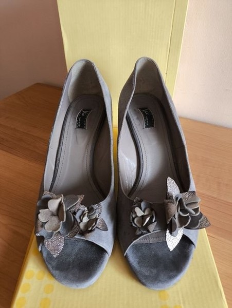 Women Vic Matie Heels Grey Beige Suede 39