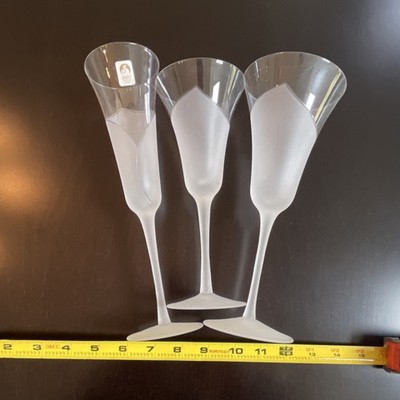 Sasaki Frosted Decorated Champagne Flute Glasses Set of 17 Stemmed Clear