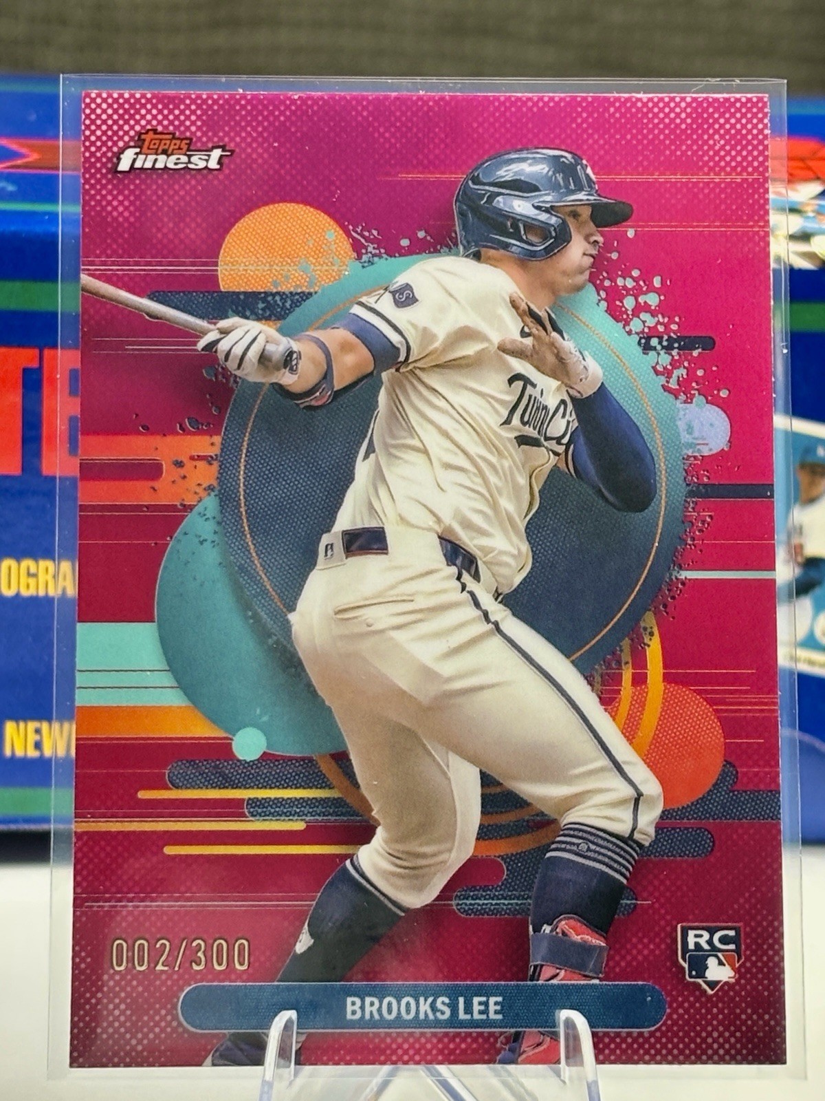2025 Topps Finest - Uncommon Brooks Lee #163 Magenta Refractor /300 (RC)