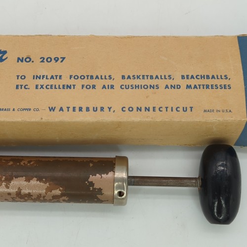 Noera Ball Pump pn 2097 Inflator w/Needle Box Waterbury CT Rare Antique - Picture 8 of 12