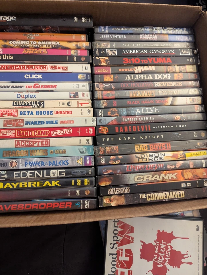 Choose your movie (DVD) All Genres (more movies not featured in picture) Foto 2 de 2