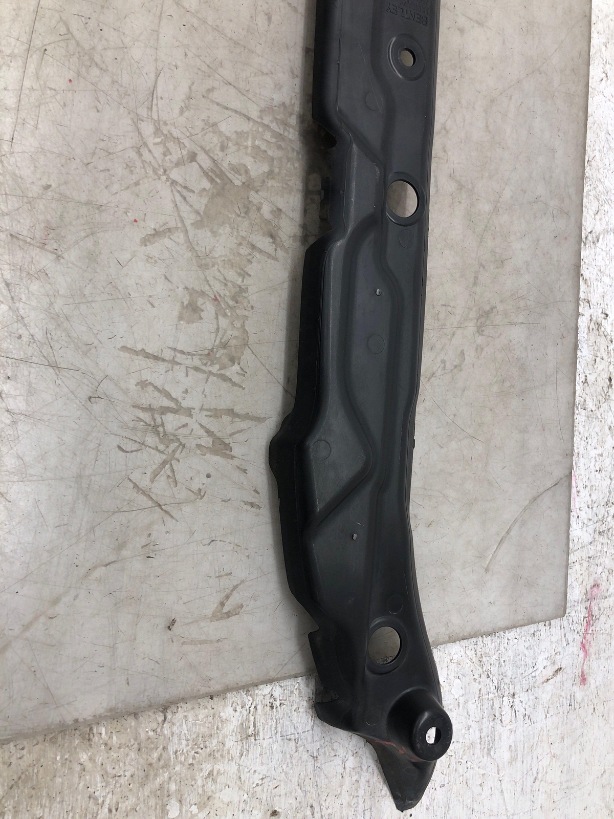 2016-2020 BENTLEY BENTAYGA FRONT LEFT INNER FENDER LINER FENDER PANEL 36A821111
