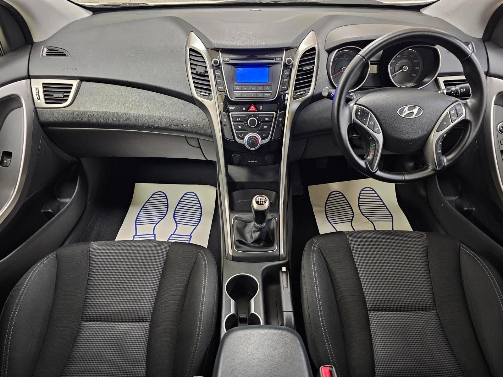 Hyundai I30 1.6 CRDi Blue Drive Active White £0 Tax DIESEL WARRANTY 12