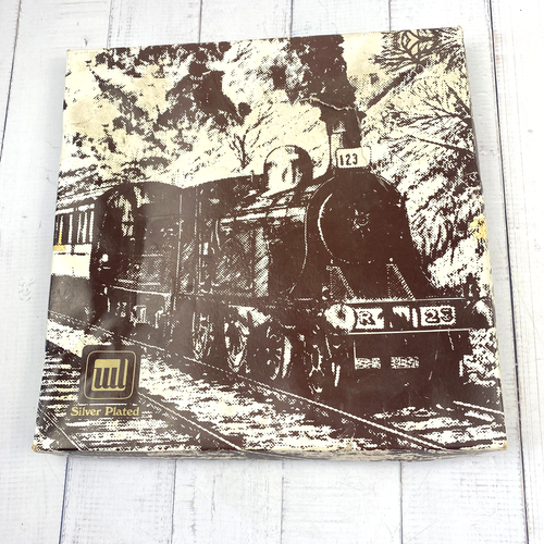 Vintage L’argenterie Silver Plated Ornate Square Tray Made in Hong Kong - Picture 8 of 9