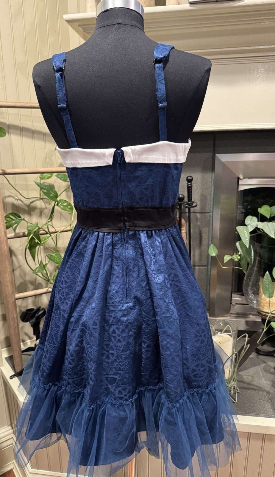 BBC Dr. Who Tardis Dress By Hot  Topic image 2