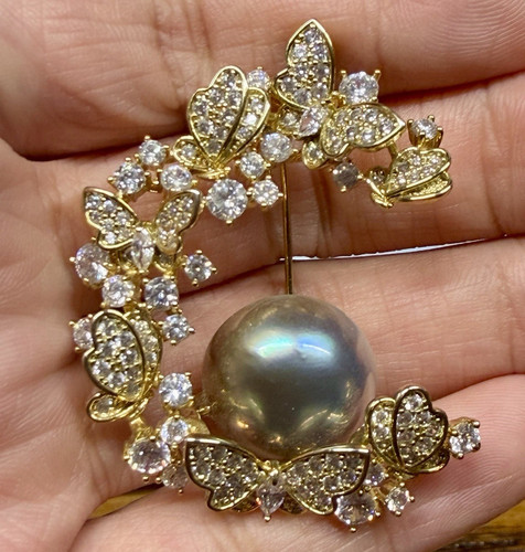Gold Plated Butterfly Brooch/Pendant Round Mabe Pearl & Clear Rhinestones