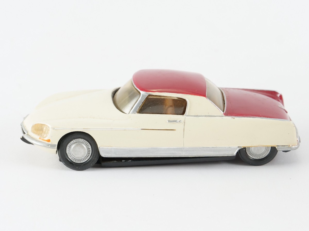 Kit Résine XVM AU846 Citroën DS Chapron 1/43 - échelle 1/43 à Monter - France