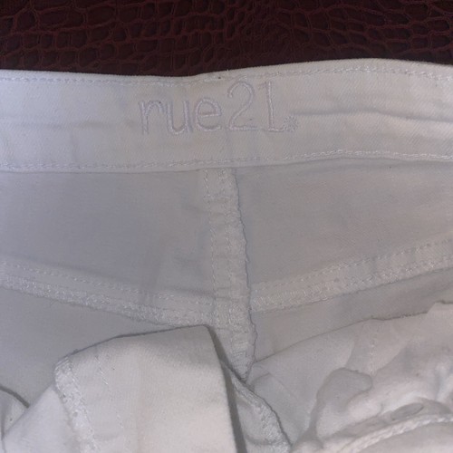 Rue 21 Lace Bottom White Denim Shorts Size 6 - Picture 5 of 5