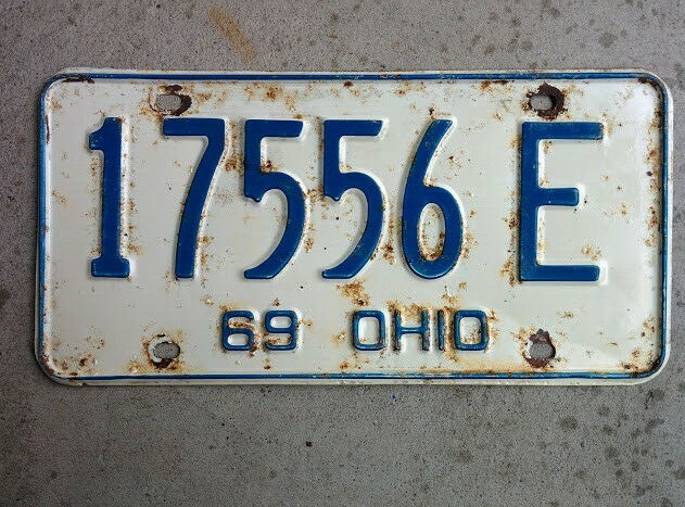 Vintage 1969 Ohio OH USA Vehicle License Plate Blue White 175566E ~ ROUGH RUSTIC