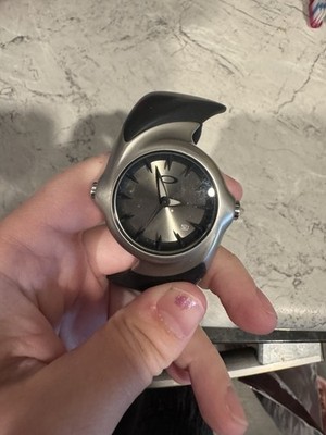 Silver Dial men s Oakley Watch In Excellent Condition
