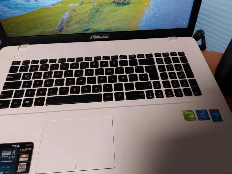 Asus R752 L 17,3 Zoll Win11 Home SSD 8 GB Ram Geforce 2 GB TOP - Bild 3 von 4