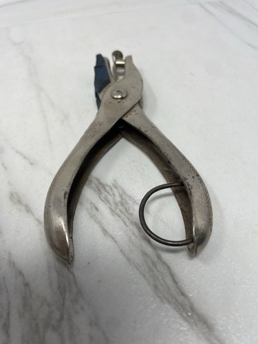 McGill Gem Hole Punch - Picture 7 of 8