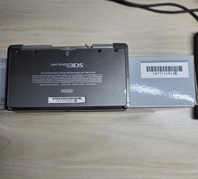 Nintendo 3DS with original box - Cosmo Black - For Repair Tested and Working
