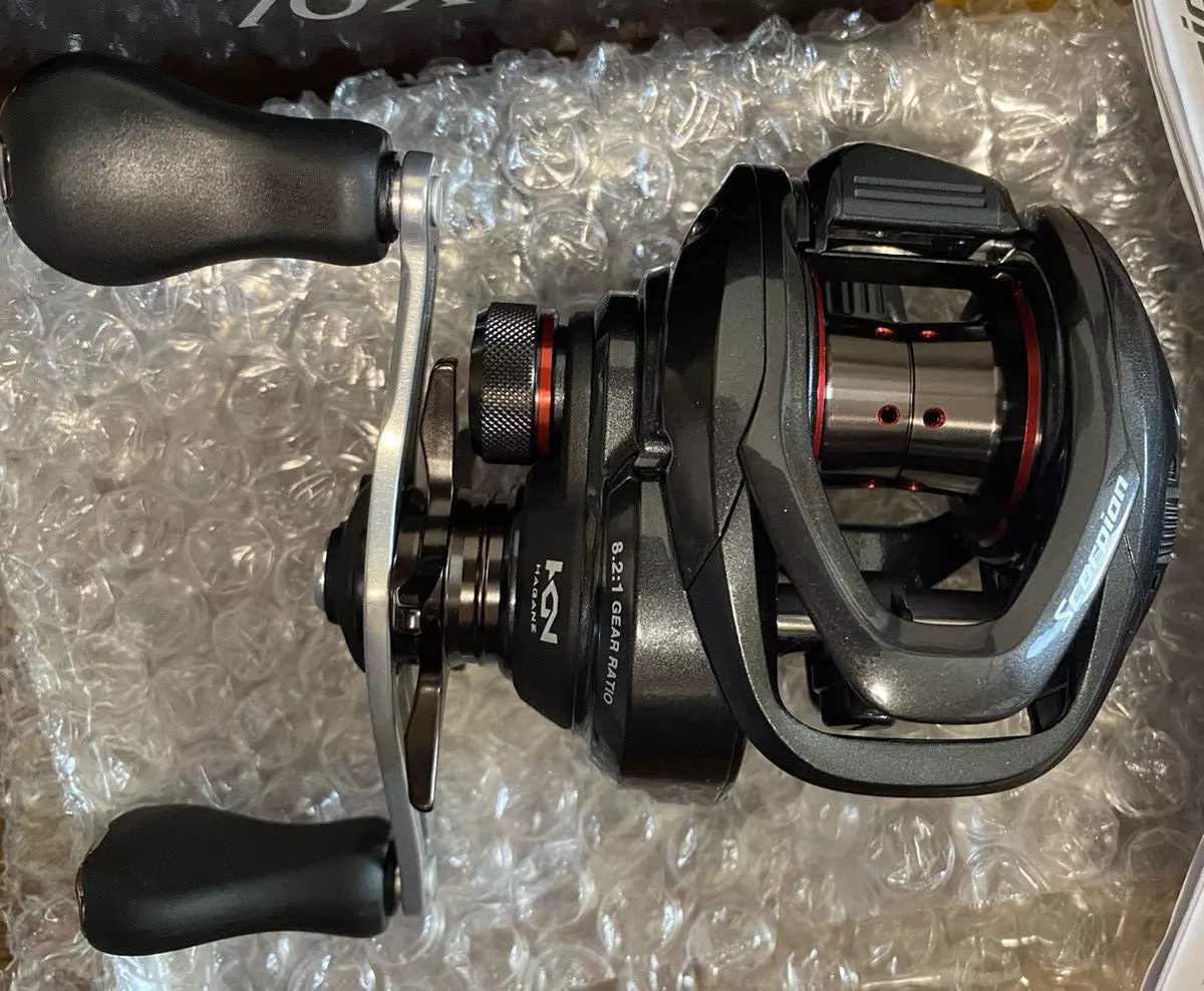 Shimano Baitcasting Reel 16 Scorpion 70XG Right 8.2:1 Fishing Reel IN BOX