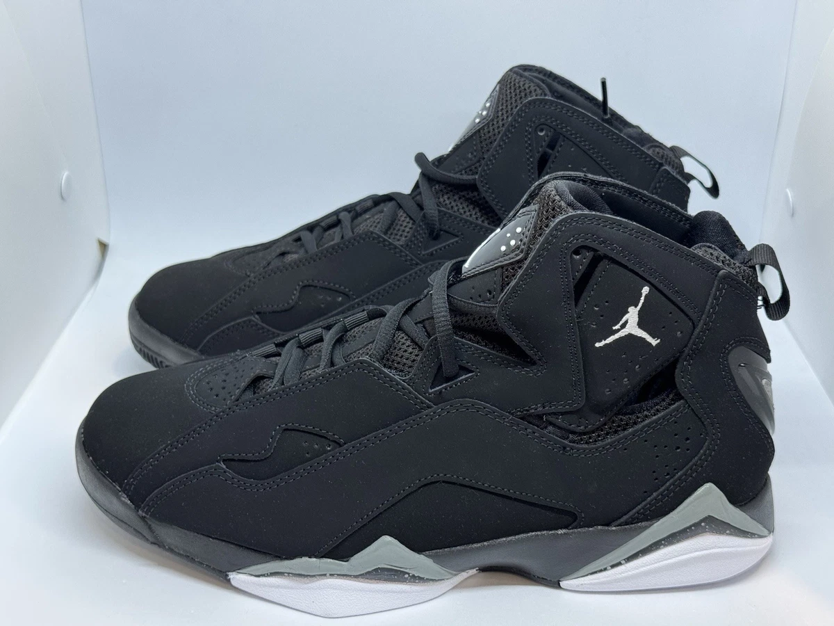 Jordan 13’s MIDNIGHT BLACK AND METALLIC PURPLE SIZE 9.5s MEN What is the lace length for Jordan XIIs in size 9.5? main image 4