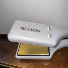 Revlon Flat Iron Hair Straightner Model RV053 White 120V