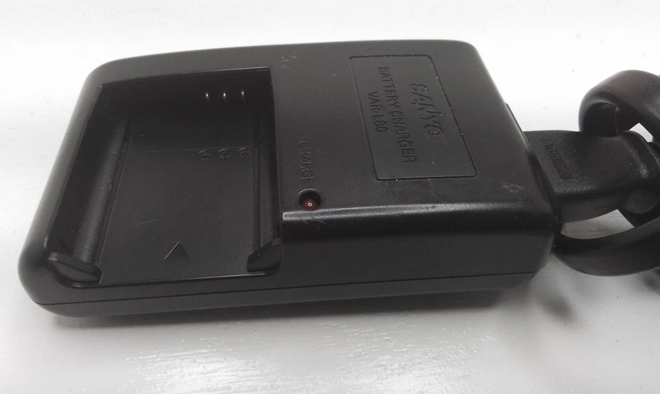 Genuine Sanyo Battery Charger VAR-L80 4.2v 550mA Adapter & Power Cord - Image 4 of 4