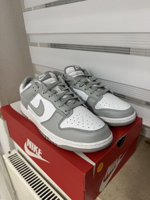 Nike Dunk Low Herren Sneaker EU 43 Grau/Weiß Low Top Schnürung Basketball