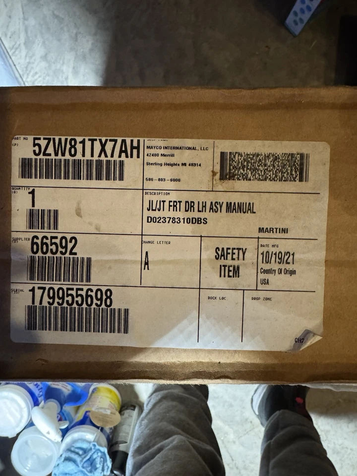 Conjunto de panel de moldura de puerta delantera, izquierda - Jeep Mopar (5ZW81TX7AH) 2018-2023 Foto 2 de 3