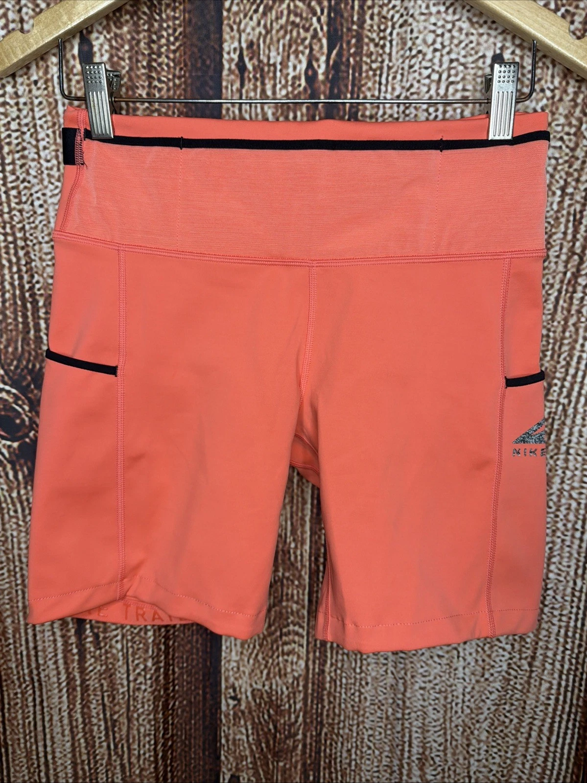 Nike Epic Luxe Women’s Trail Running Shorts CZ9590-858 Nectarine Medium NWOT
Opens in a new window o