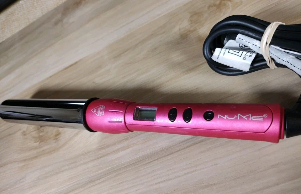 NuMe Magic Curling Wand HB212 1.25" Hot Pink & Chrome Barrel ✅ - Image 3 of 4