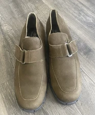 ARCHE France Shoes Slip On Loafers Womens Sz 41 Green Suede Adjustable Strap