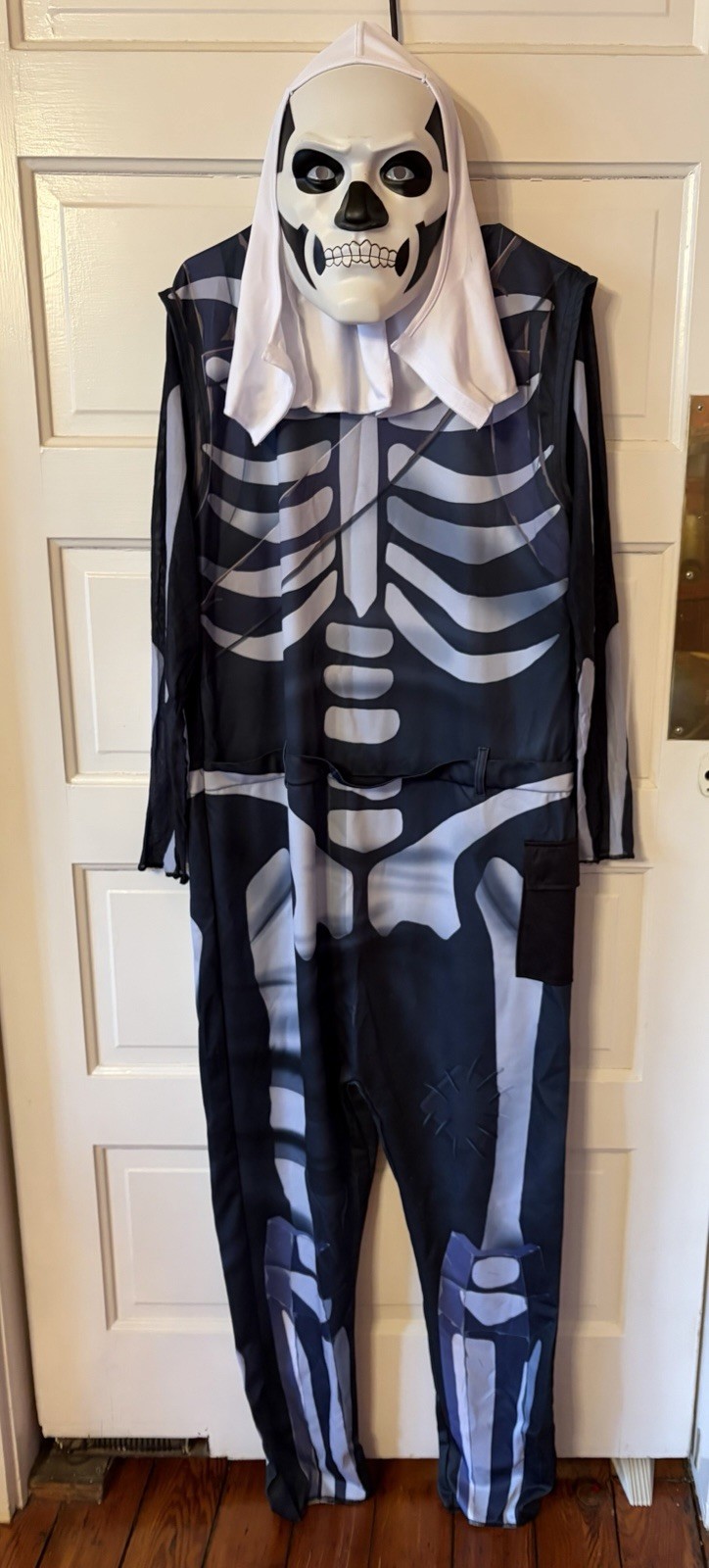 Fortnite Skull Trooper costume. One Size Fits Most Excellent Condition In Bag
