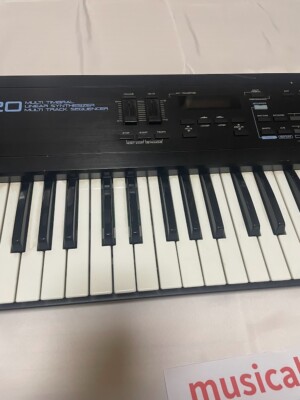 Roland D-20 シンセサイザー 61鍵 Roland D-20 61-Key Linear LA Synthesizer Black keyboard