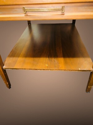 Beautiful Vintage Mersman 31-22 Mid-Century Walnut End Table w